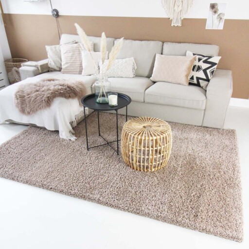 Hoogpolig vloerkleed shaggy Trend effen - beige - sfeer